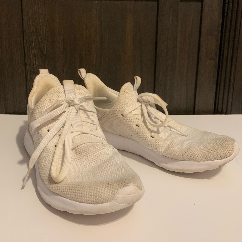 White Adidas Snakers